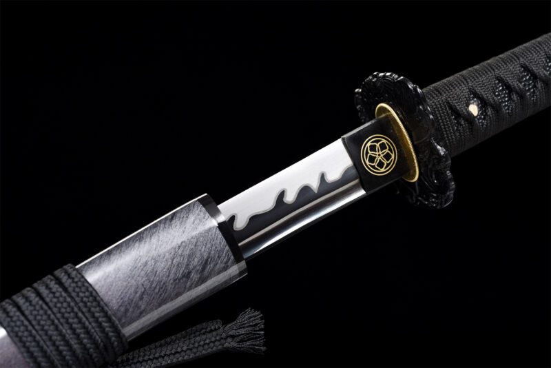 Katana noir et blanc