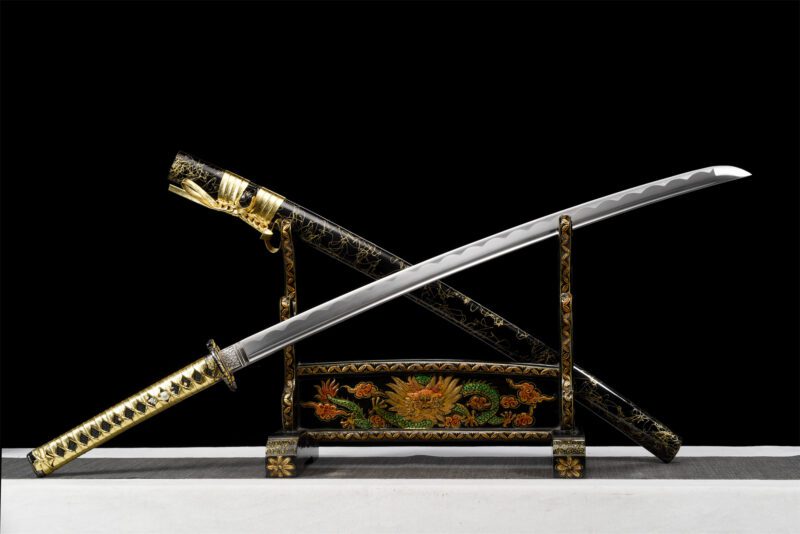 katana noir et or