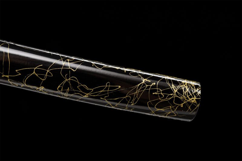 katana noir et or
